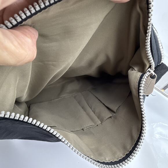 Baggallini Comrade Purse Black 3 Zip Adjustable Crossbody Bag Travel - Picture 16 of 16